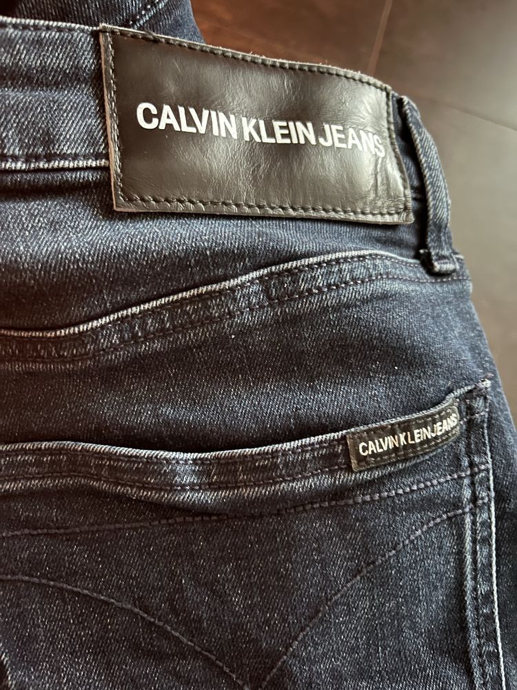 Calvin Klein granatowe jeansy r 36/32
