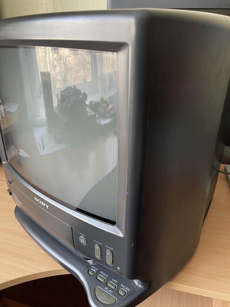 Sony Trinitron відео двійка-( виробник Japan)