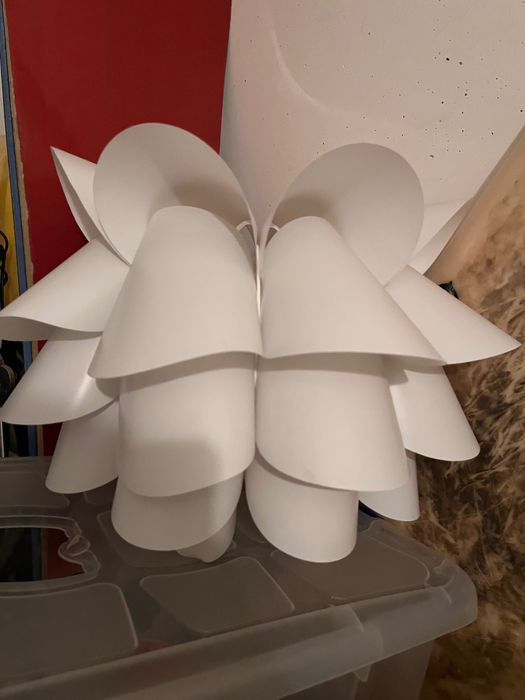 Candeeiro IKEA branco tipo flor