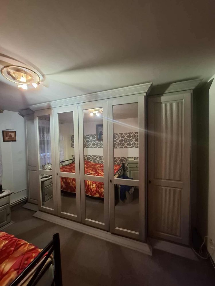 Elegancki zestaw mebli- szafa z lustrami, komoda i szafka nocna