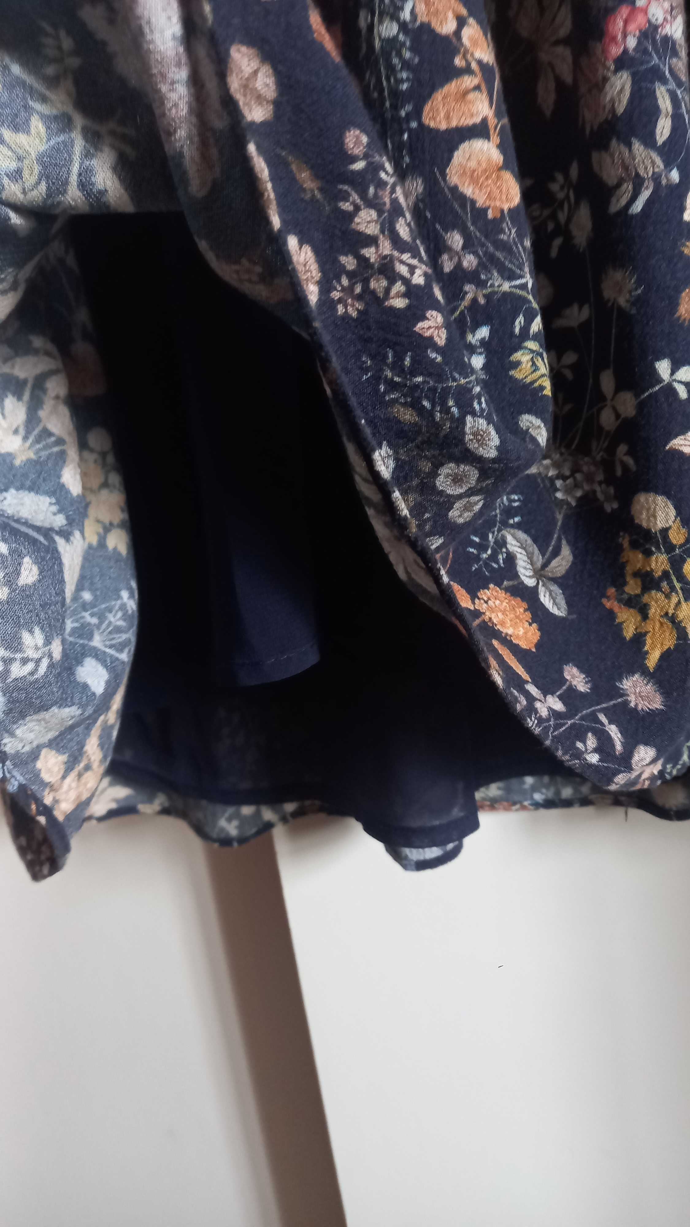 Vestido azul escuro com flores coloridas - M - Mango