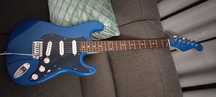 Gitara elektryczna niebieska