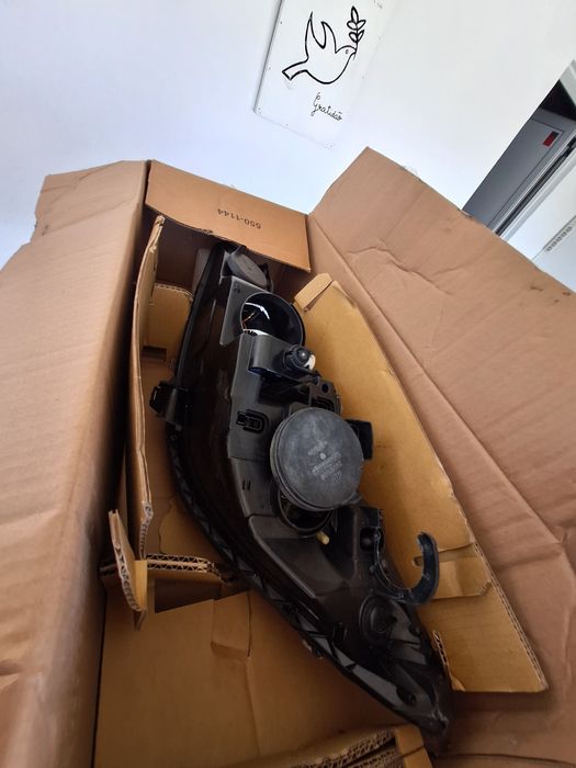 Faróis para PEUGEOT 308 SW de 2009 a 2011