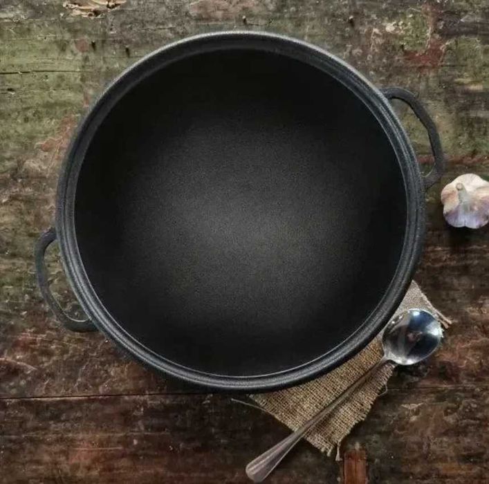 Казан чавунний узбецький об`ємом 12 л WOK із кришкою-сковородою