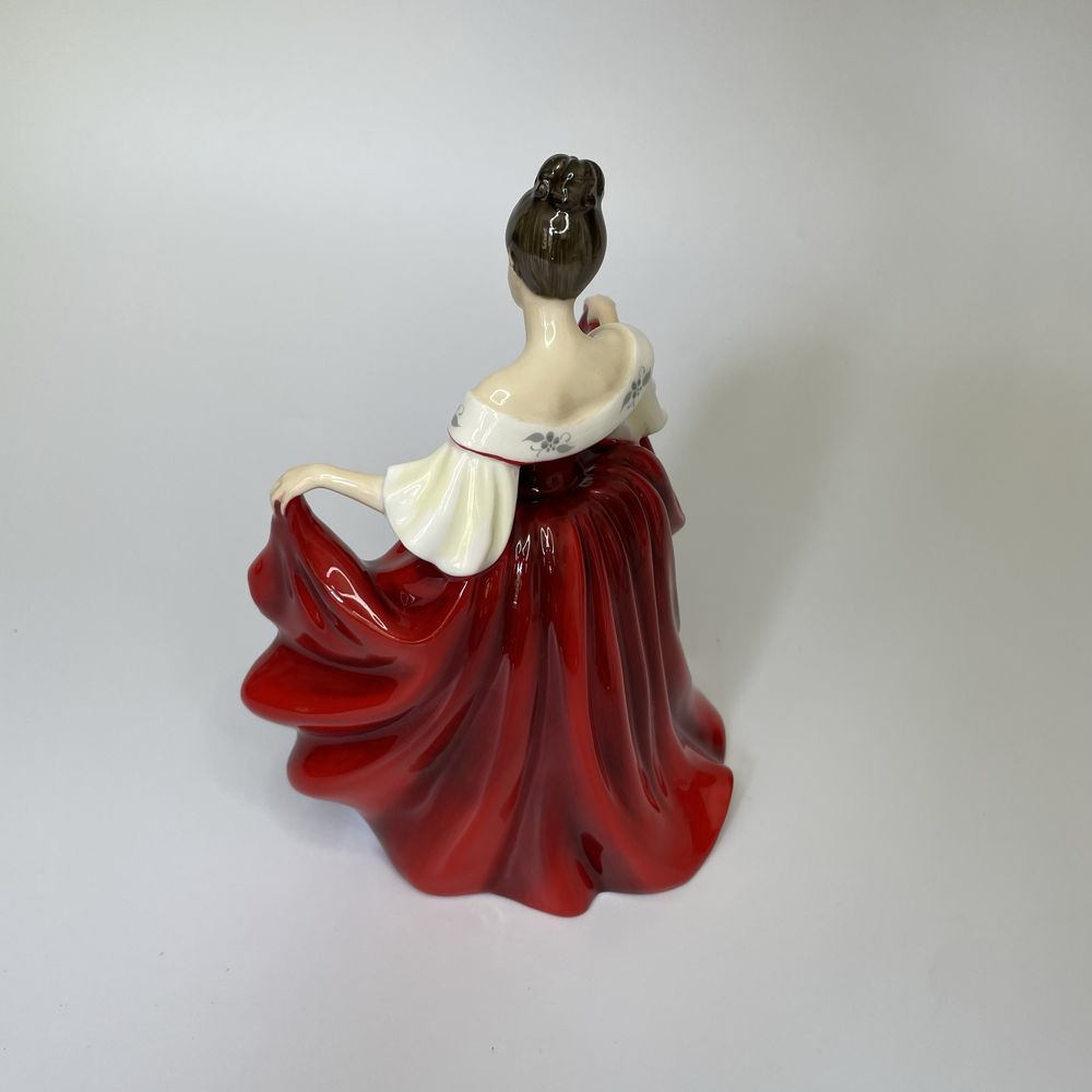 Figurka Sara porcelanowa Dama 1980r Figurka Royal Doulton cudowna