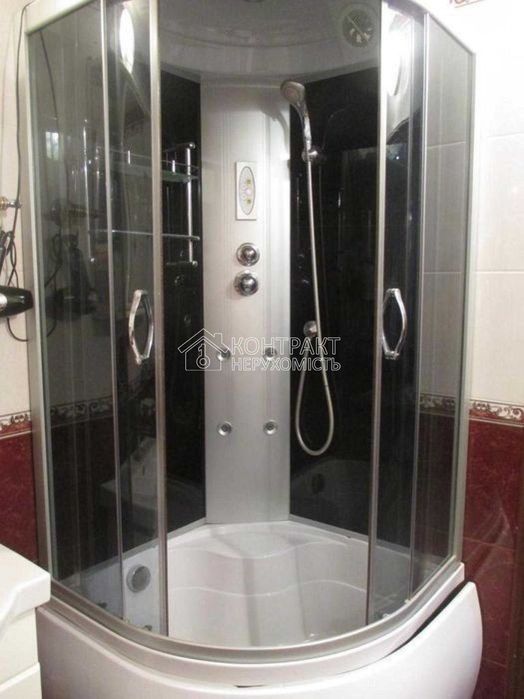 Продається велика 95 м. 3К квартира ХТЗ