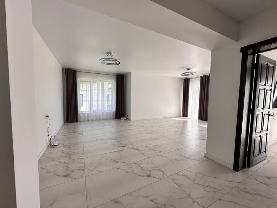 Продаж окремо стоячого будинку біля Винник, с під