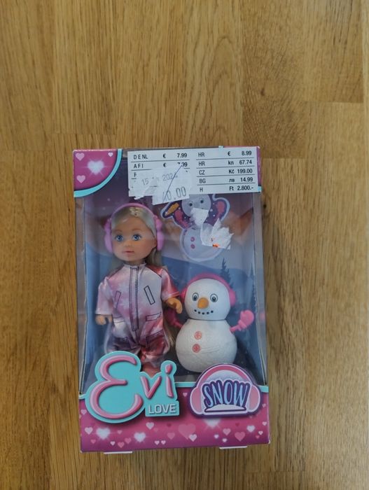 Mała lalka Evi Snow