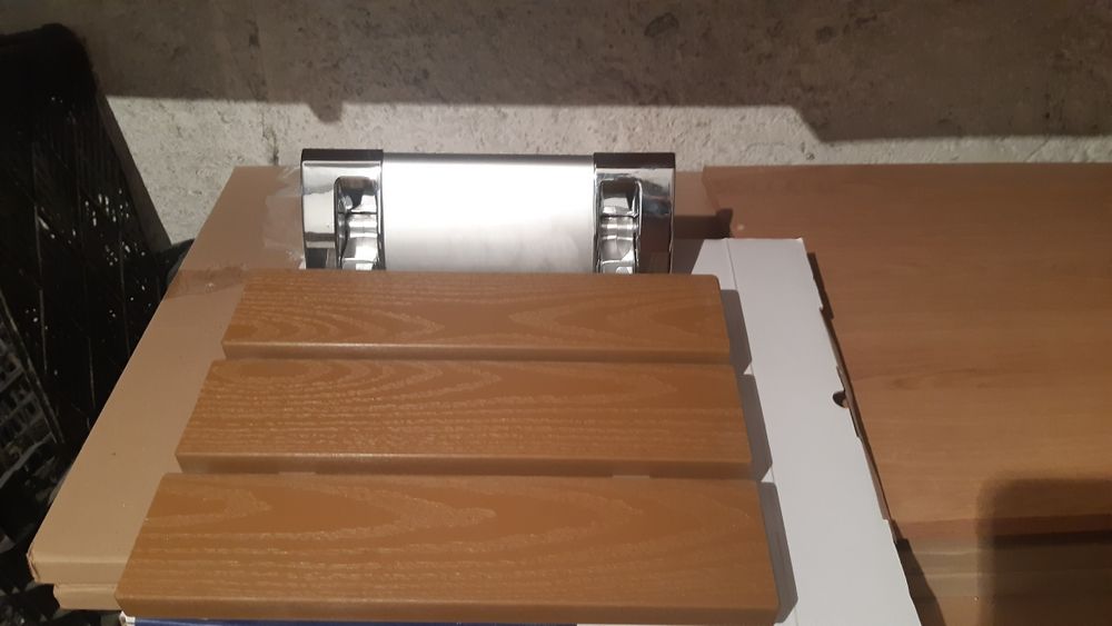 Siedzenie do montażu w kabinie prysznicowej