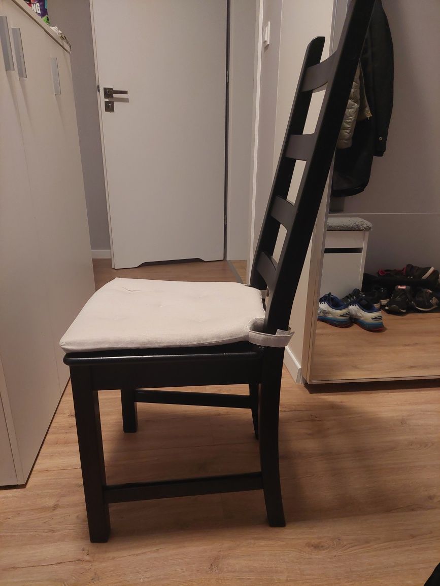 Stół plus 6 krzeseł czarne (ikea) .