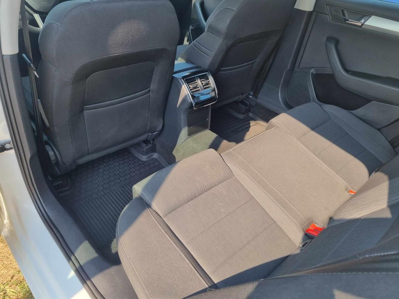 Wynajem Skoda SuperB 2.0tdi Automat