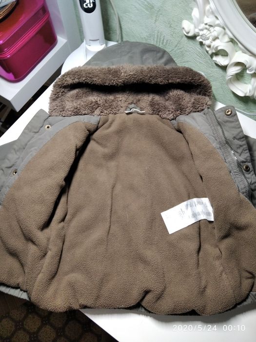 Продам курточку на девочку рост80