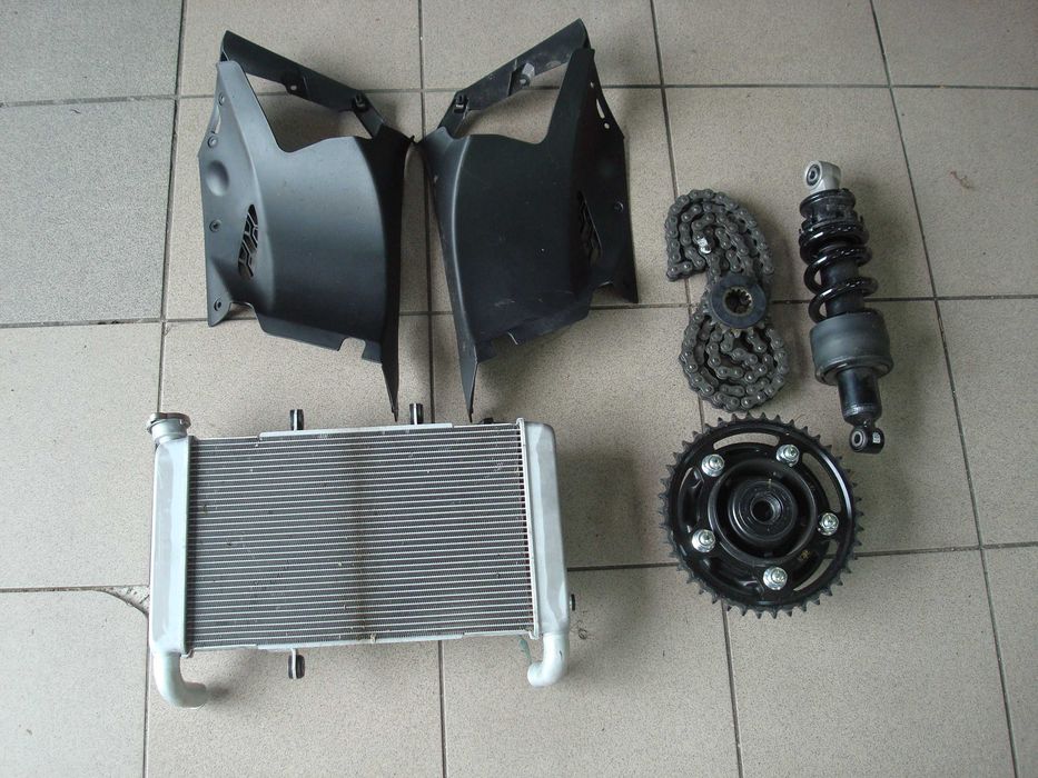Honda CBR 650R 25r set przełączniki licznik kolektory chłodnica części