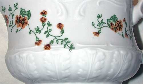 Porcelanowa Sosjerka Sygnatura Włocławek w Stylizowane Kwiatki z PRL-u