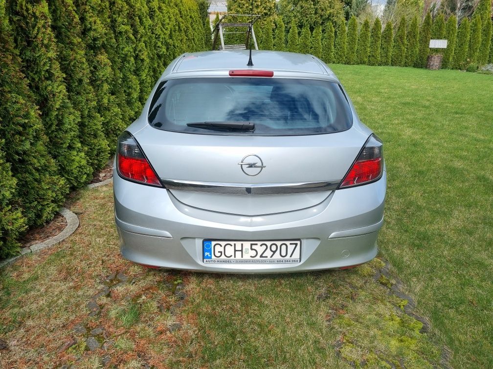 Opel Astra Gtc 2005 r.
