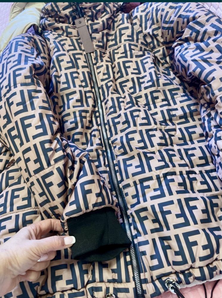 Пуховик зимний FENDI