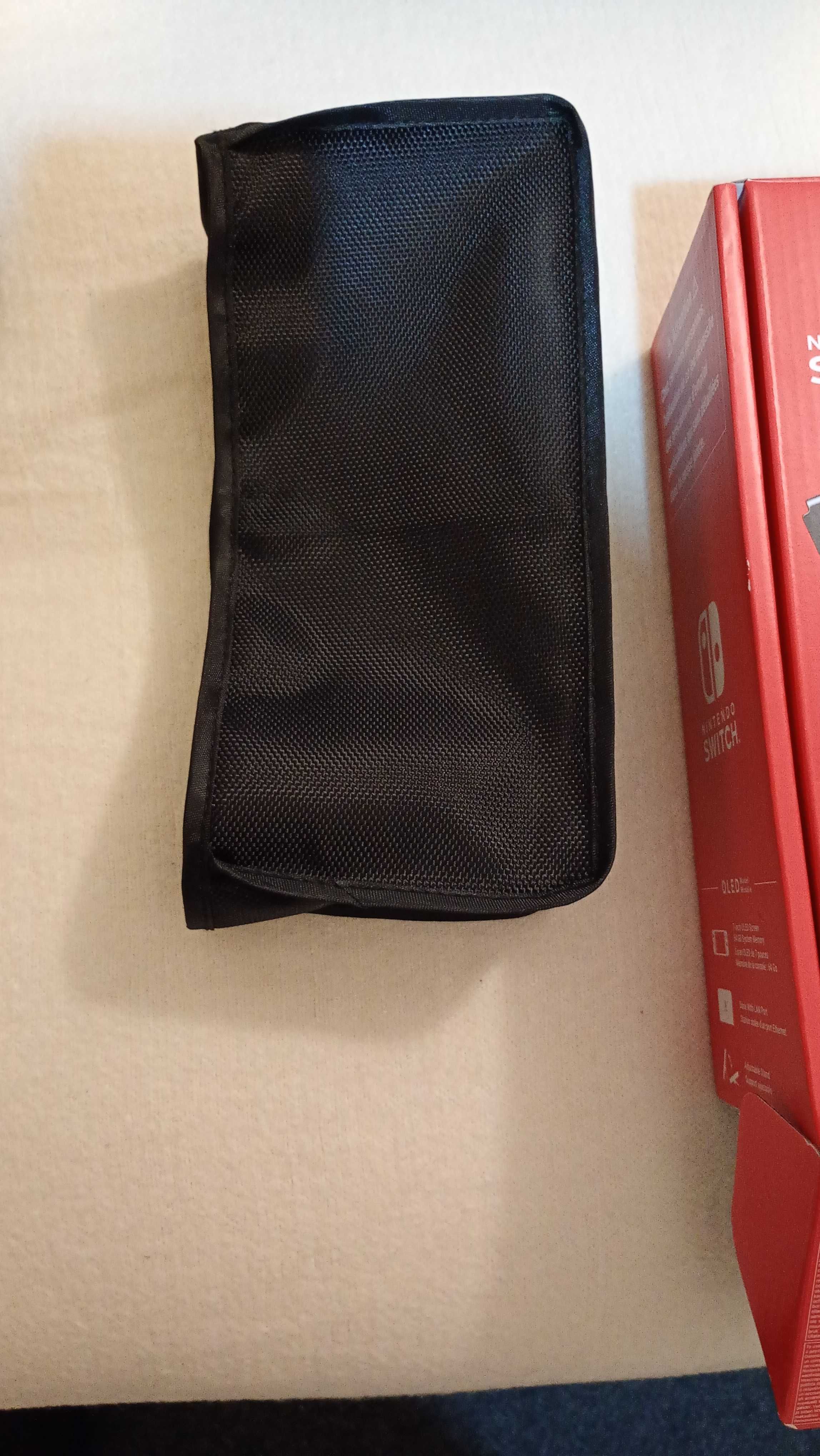 NINTENDO SWITCH OLED - komplet, pokrowiec, etui x2