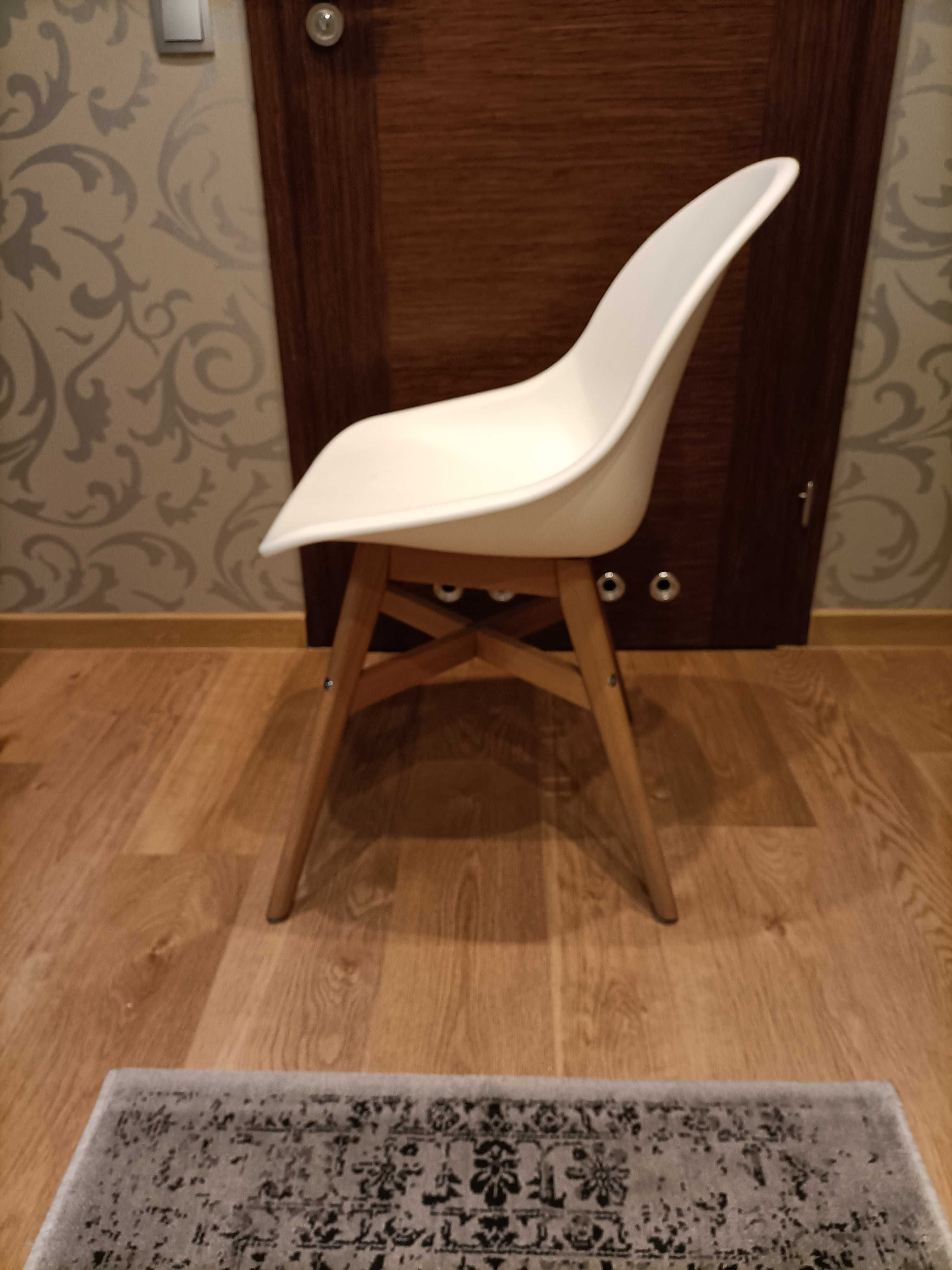 Sprzedam 2 krzesła, nowoczesny dizajn Ikea