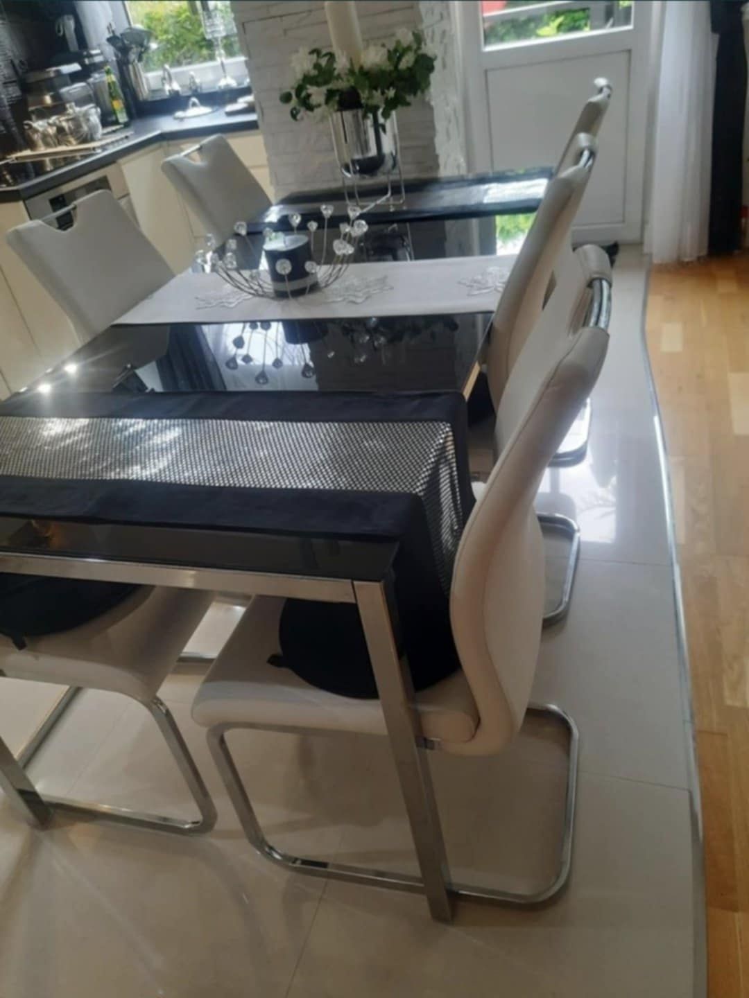Nowoczesne białe krzesła do salonu/jadalni w stylu glamour