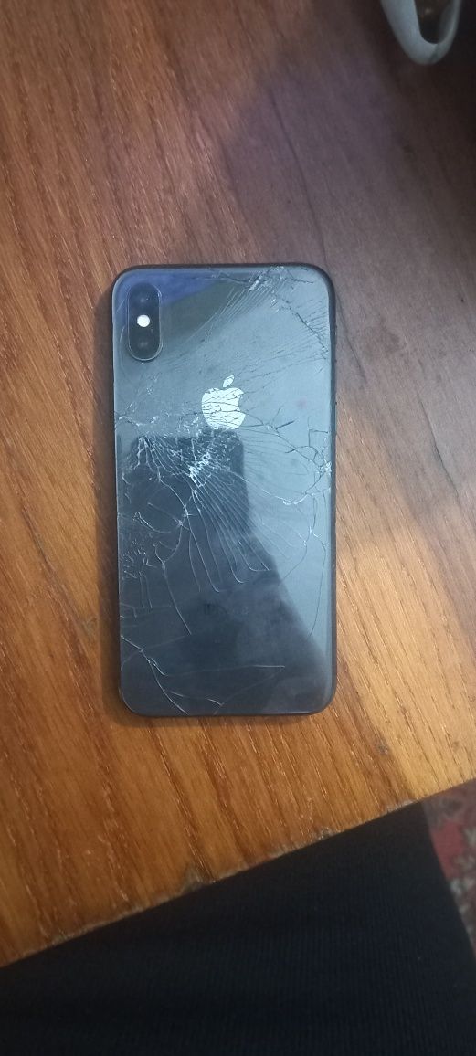 Продам Айфон 11 и xs