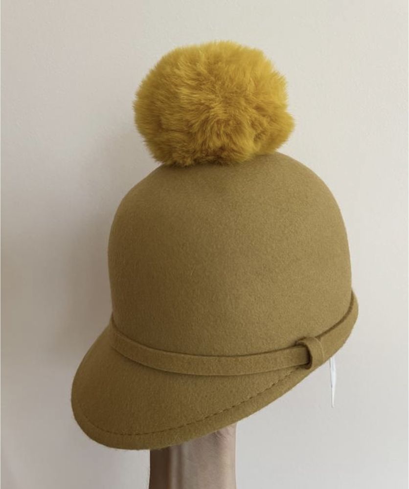 Шапка/капелюх від Zara з помпоном для дівчинки