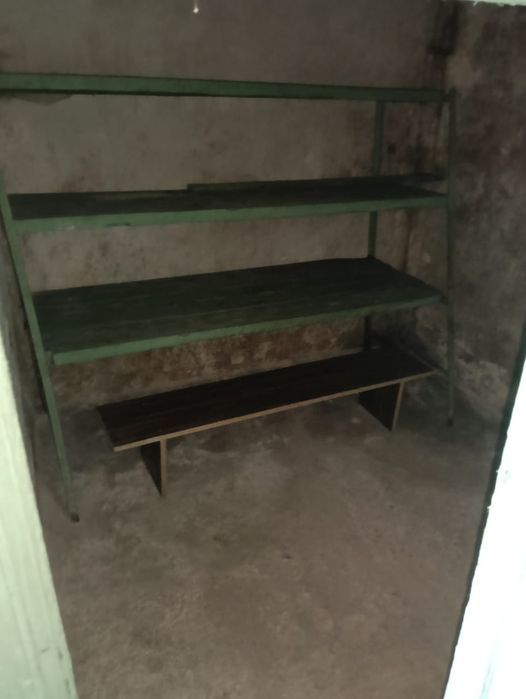 Гараж для машини, а також для ричей