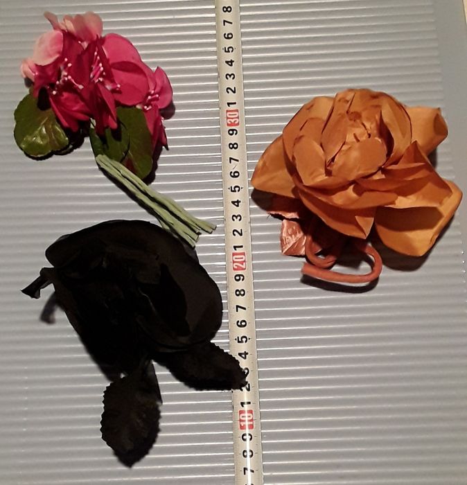 Alfinetes / Pregadeiras formato flor