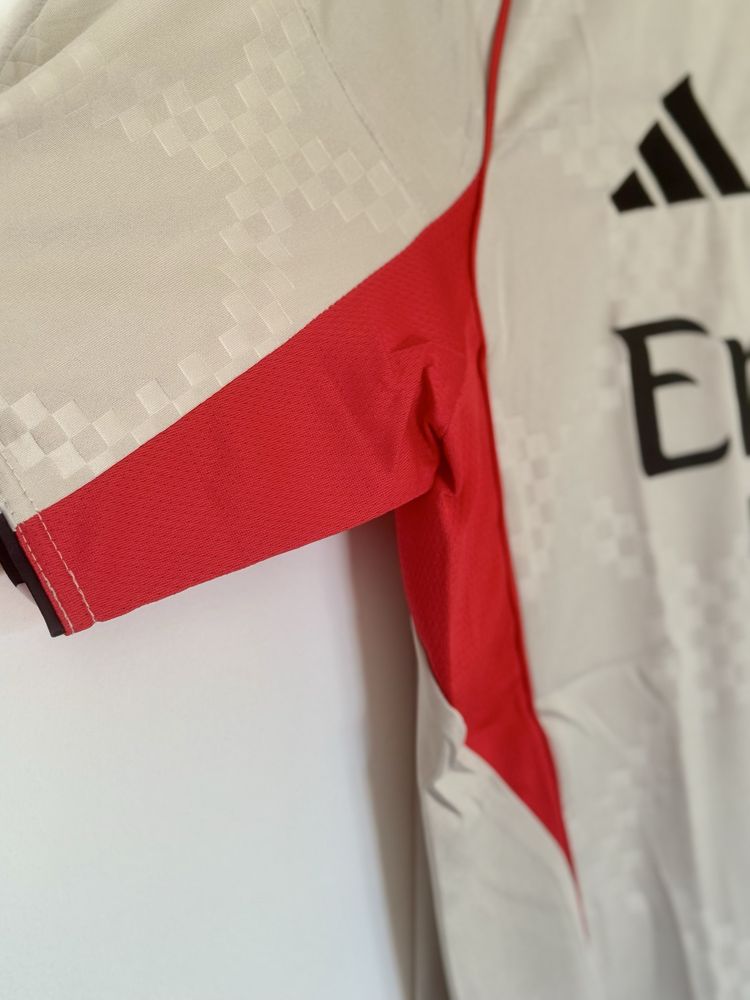 Camisola alternativa bege Benfica 25/26