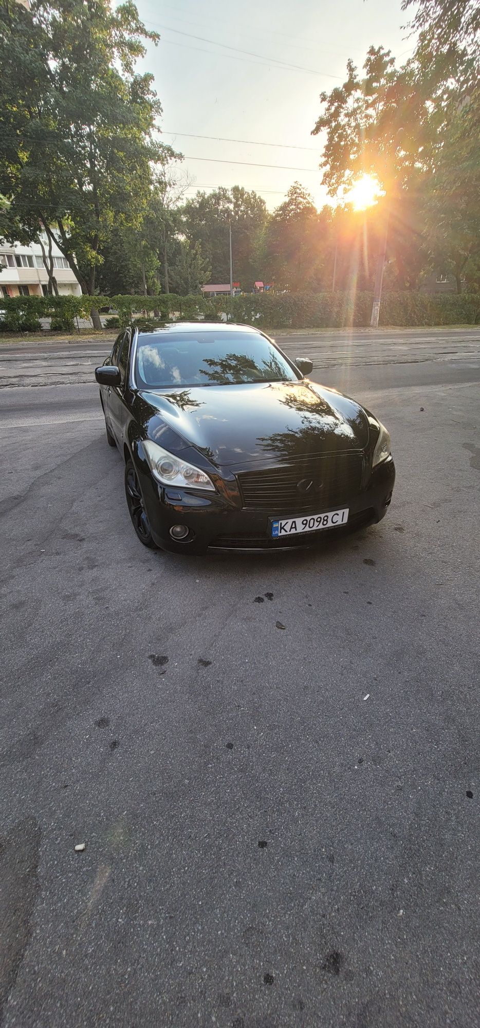 Infiniti m37x повний привід