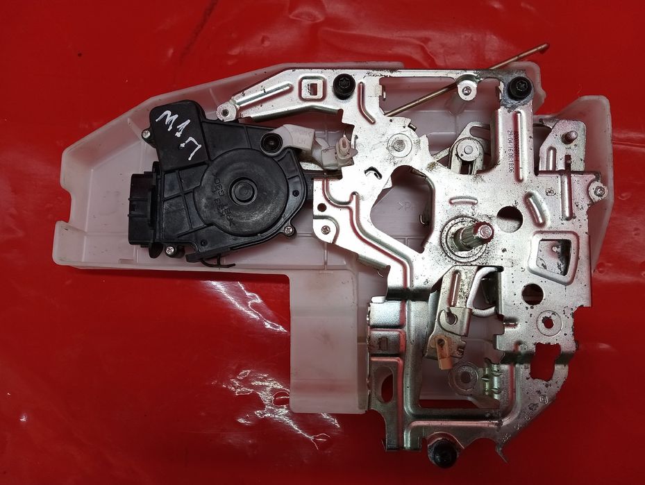 Замок дверей Мастер 3 правий задня дверка Master Opel Movano замки М3