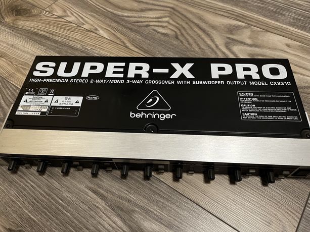 Zwrotnica Behringer Super-X Pro CX2310