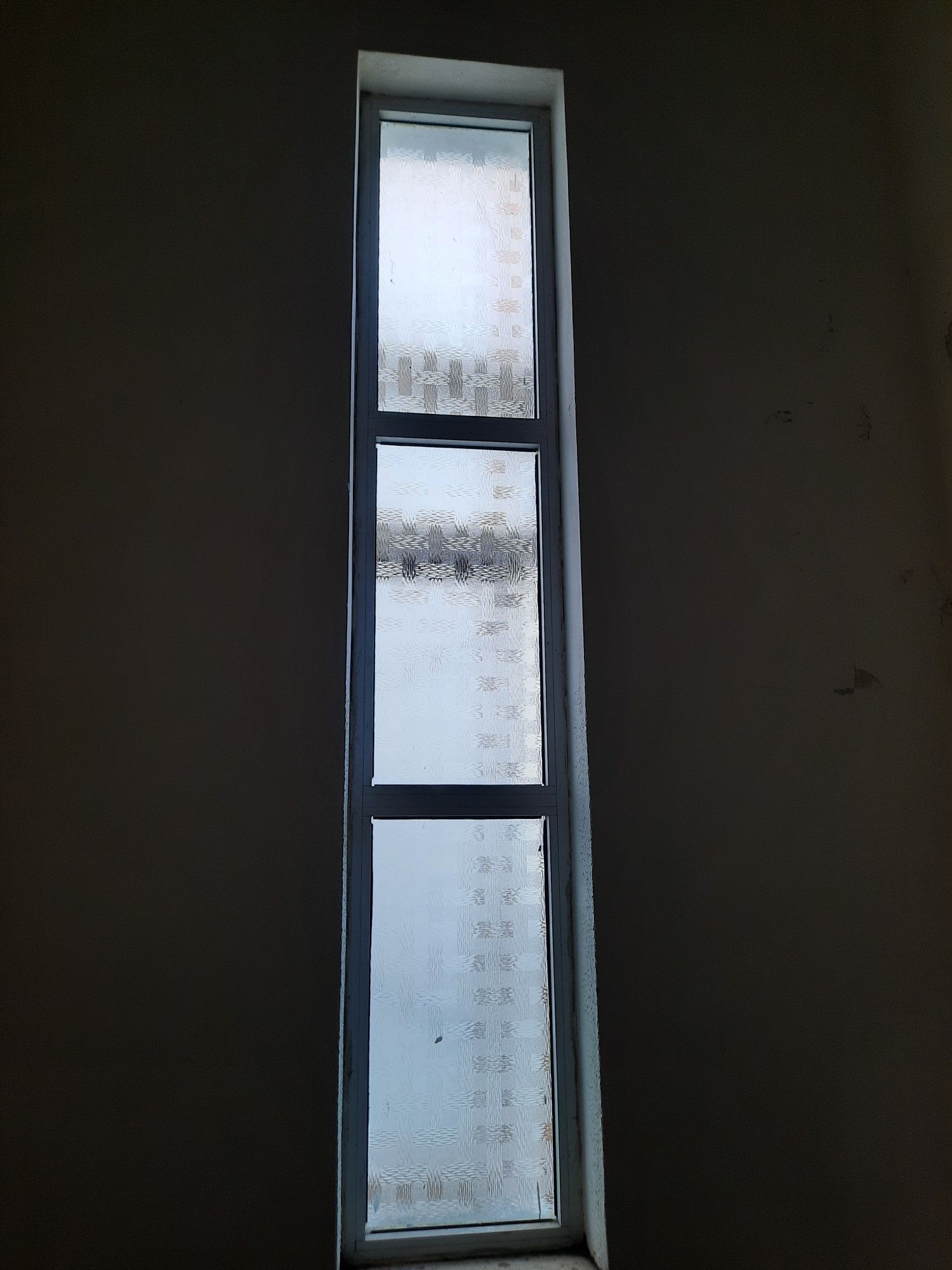 Janela de corredor escadas em alumínio | Aluminium staircase window