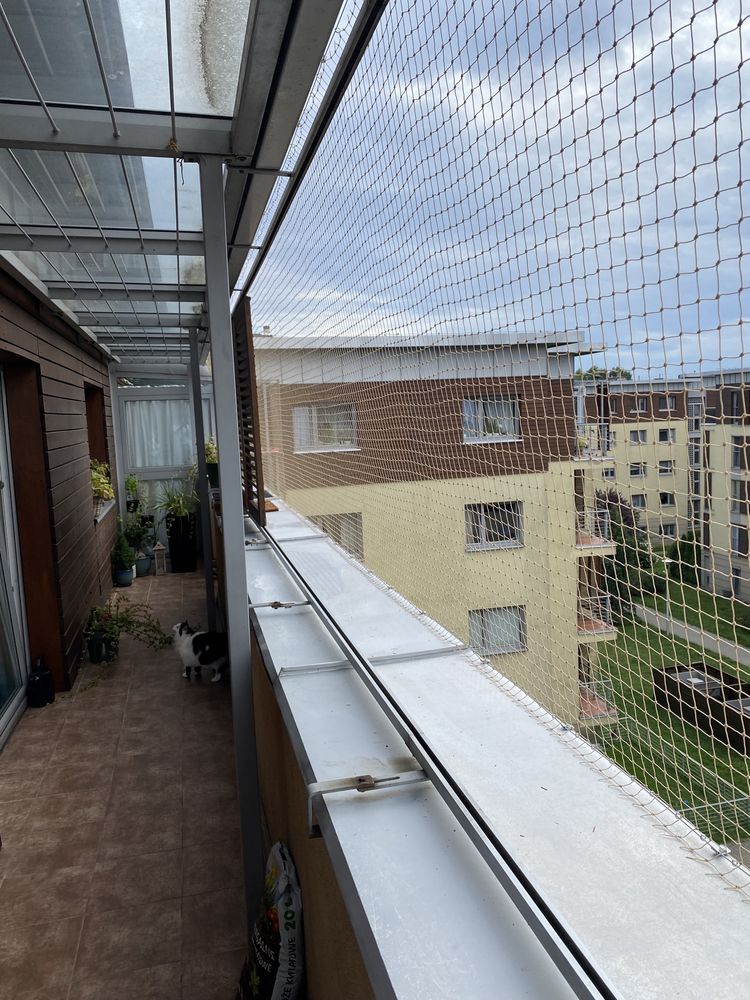 Montaż siatki na balkon dla kota/ przeciwko ptakom
