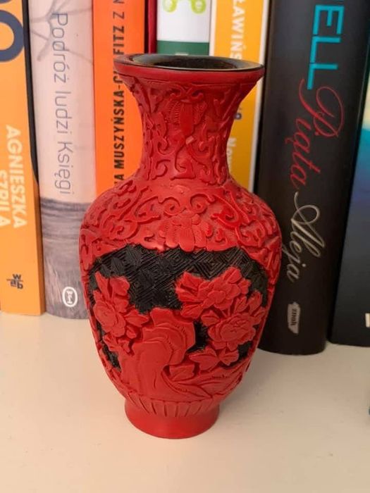 Oryginalny chiński wazonik z laki Nowy