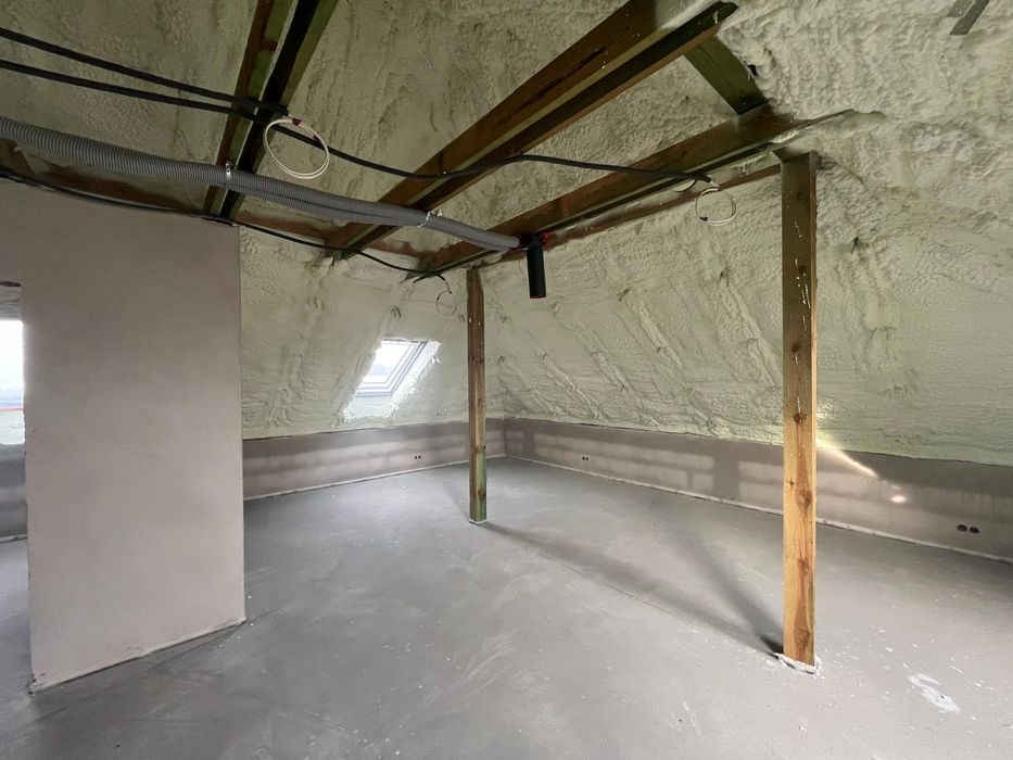 Izolacje Natryskowe, Ocieplenie pianą PUR