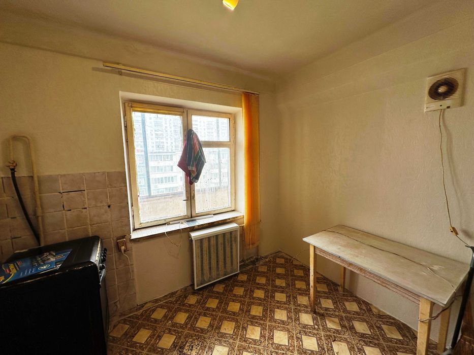 Продам 3-к раздельную квартиру 73 м2 на Русановке по бул. Шамо 13-А