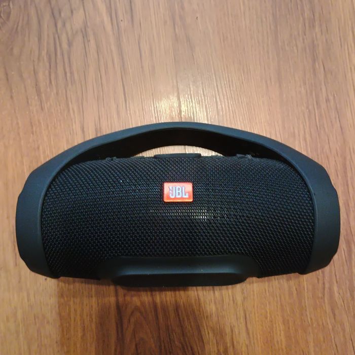 Продам блютуз колонку JBL