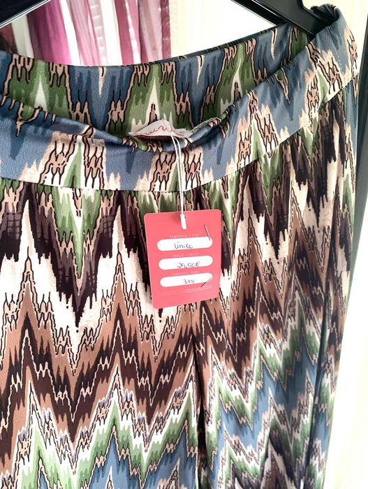 Calças fluídas, tons verde, azul, rosa, castanho, bege, T. único