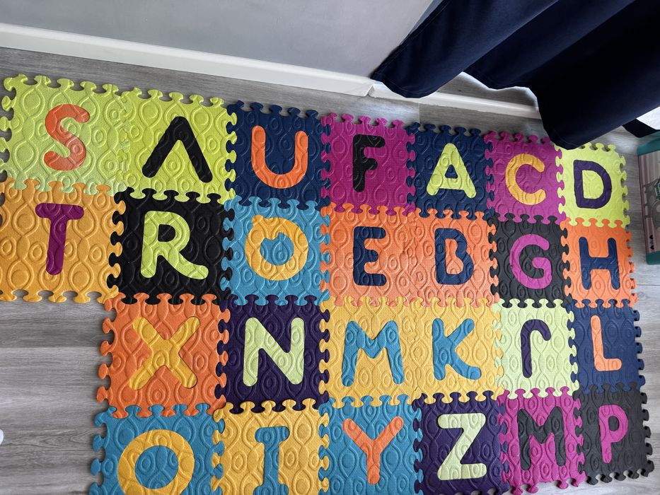 Дитячий килимок, англійські літери