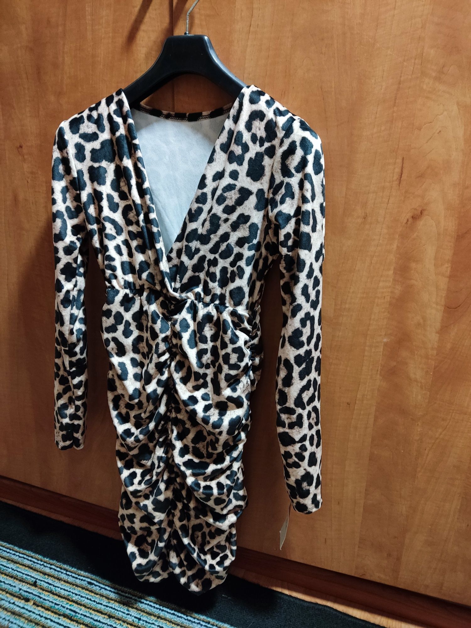 Vestido novo com etiqueta