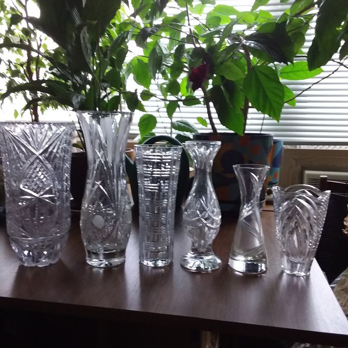 Вазы для цветов, салатники разные-хрустальные. Пепельница СССР.