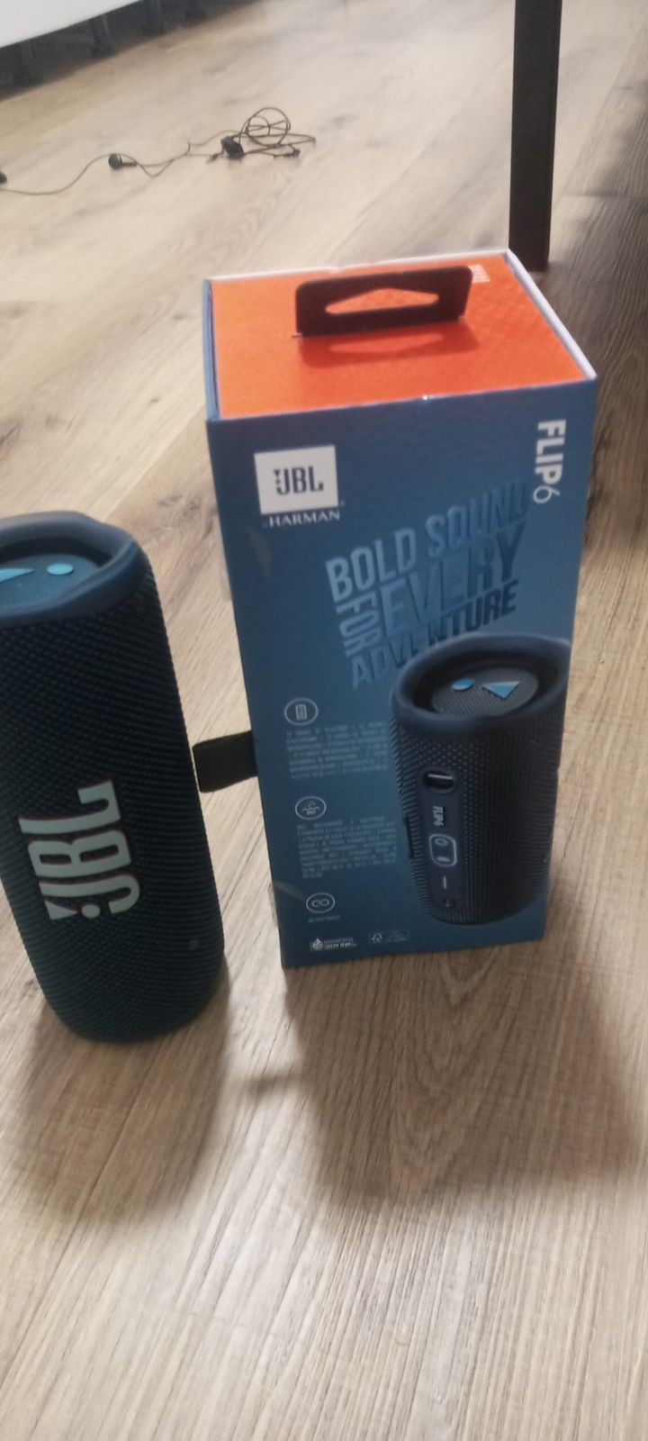 Jbl flip 6 muito nova