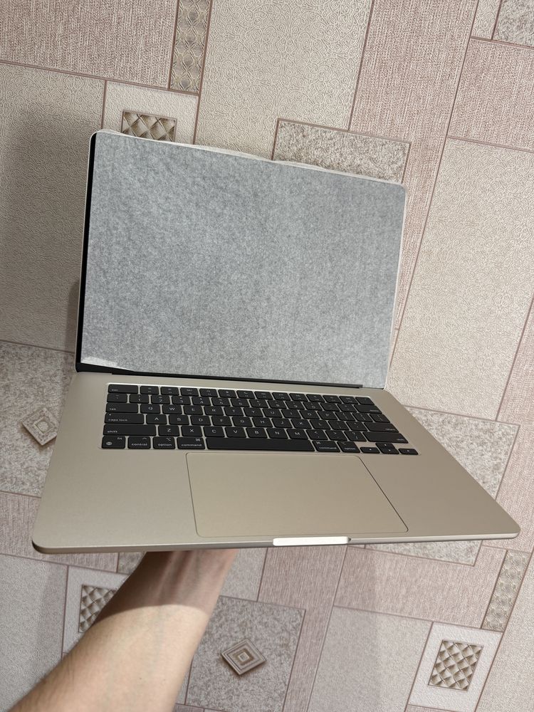MacBook Air 15 m3 16/512gb