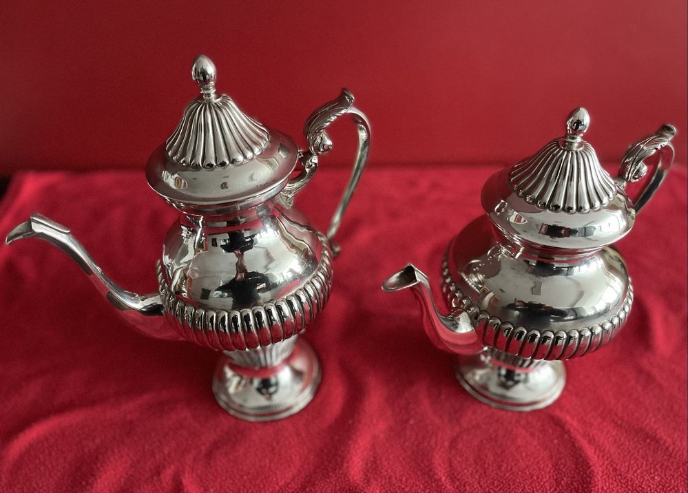 Serviço de chá e café  em casquinha trabalhada,