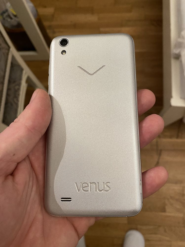 Продам телефон Venus 3 1/16gb