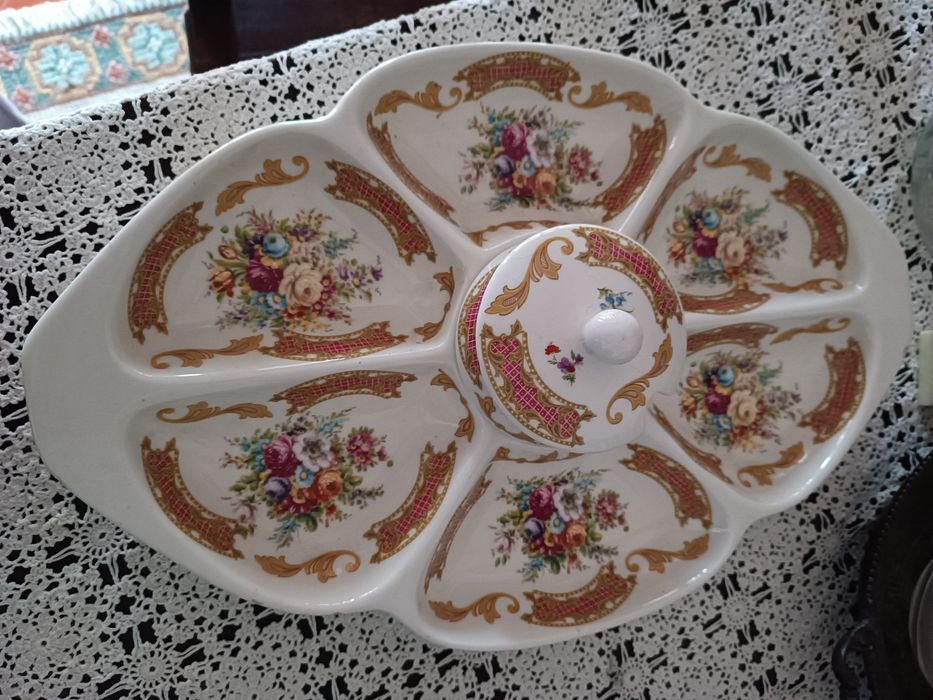 Várias peças muito antigas