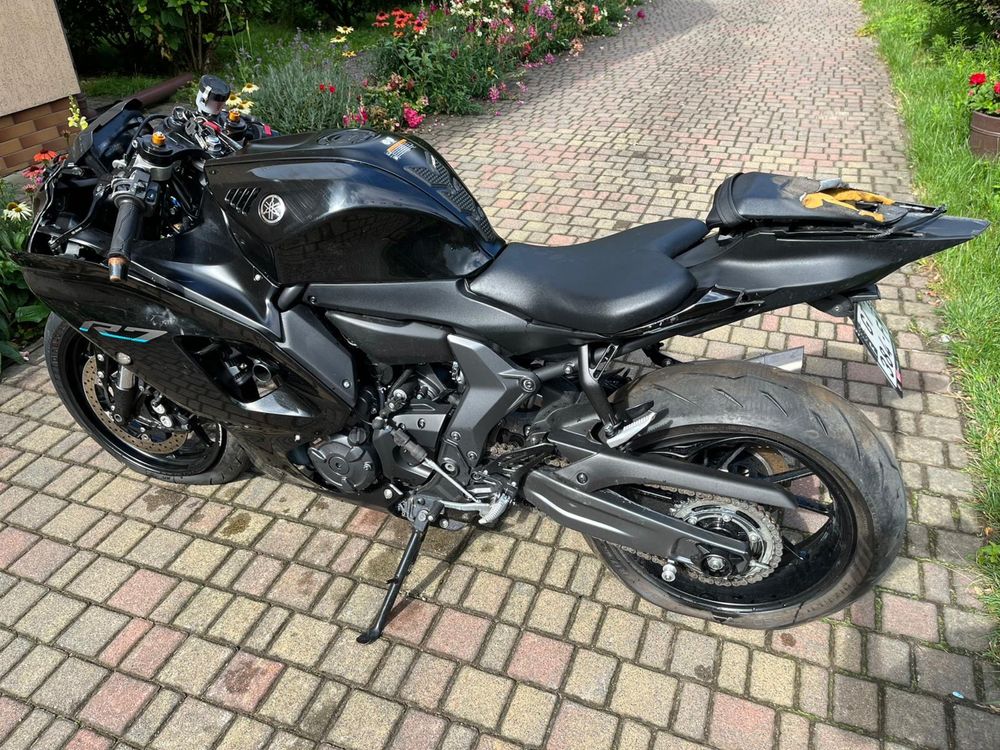 Yamaha R7. 2023 rok Akrapovic !