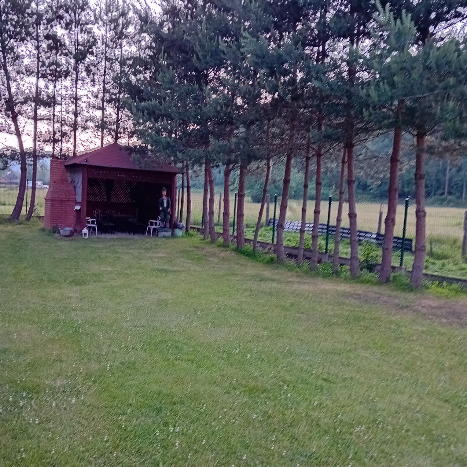 Domek w Beskidach  w pobliżu szlaków turystycznych.