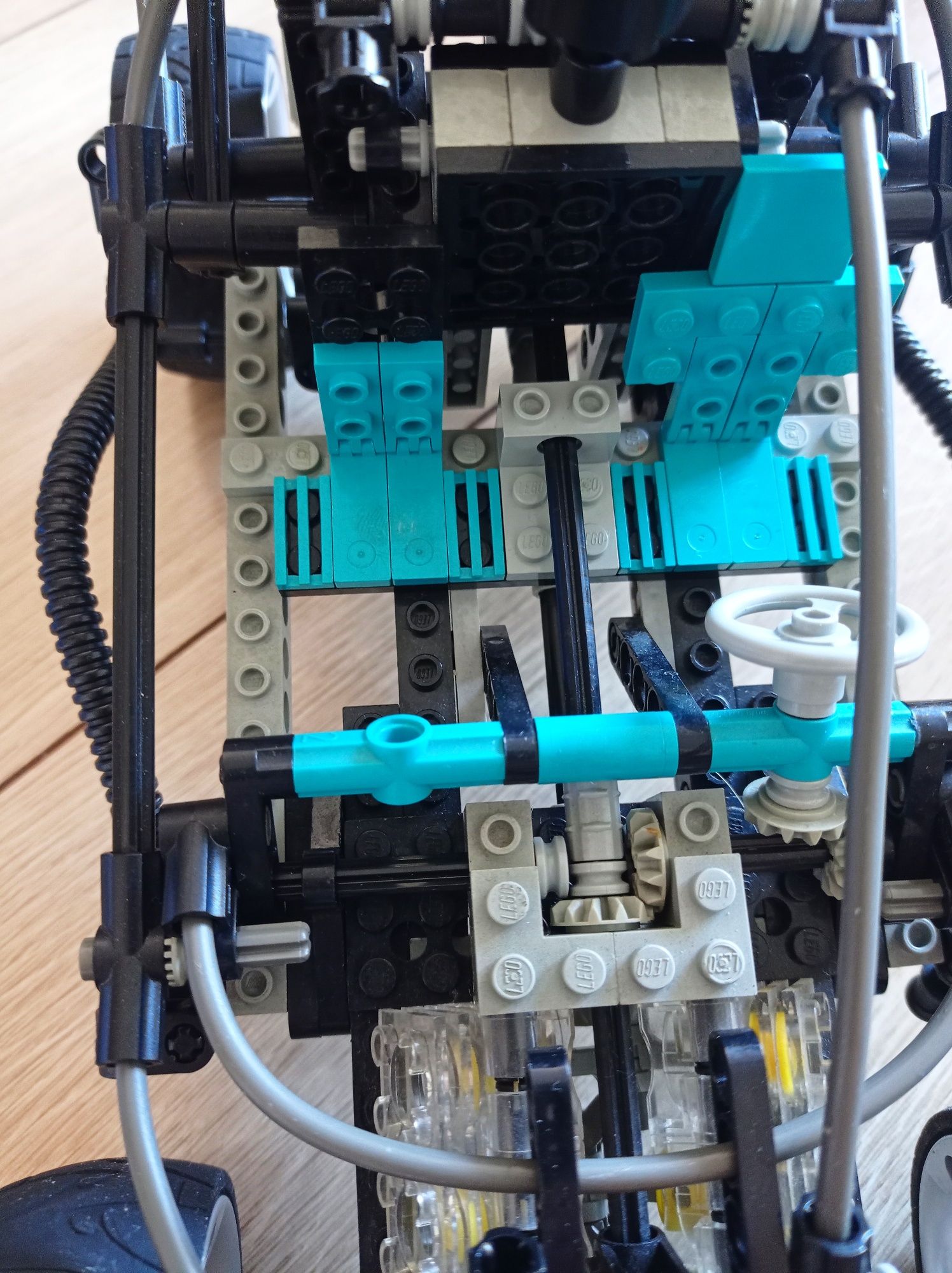LEGO technic 8432 concept car