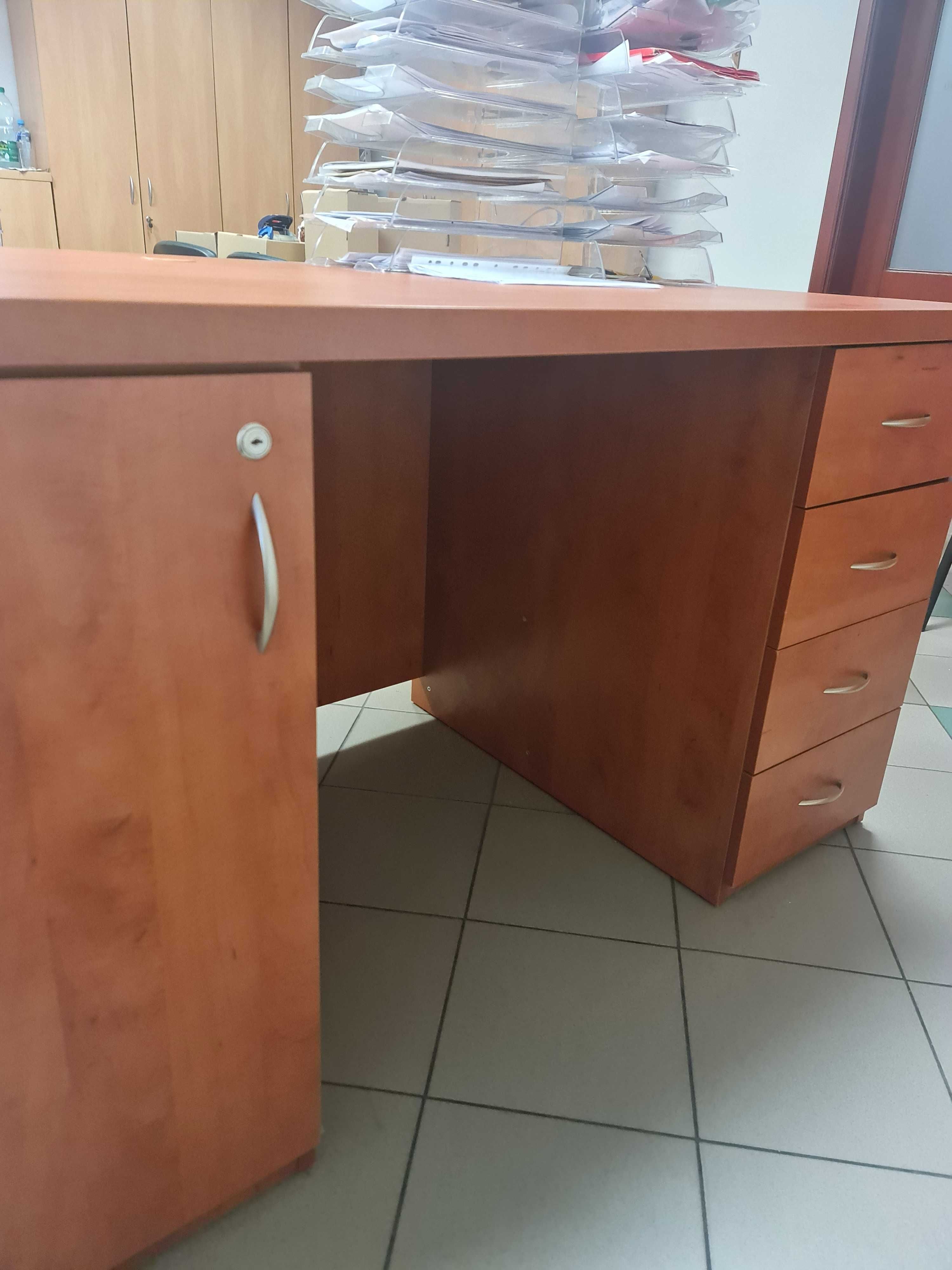 Komplet mebli biurowych - 2 szafy, szafka i duże biurko